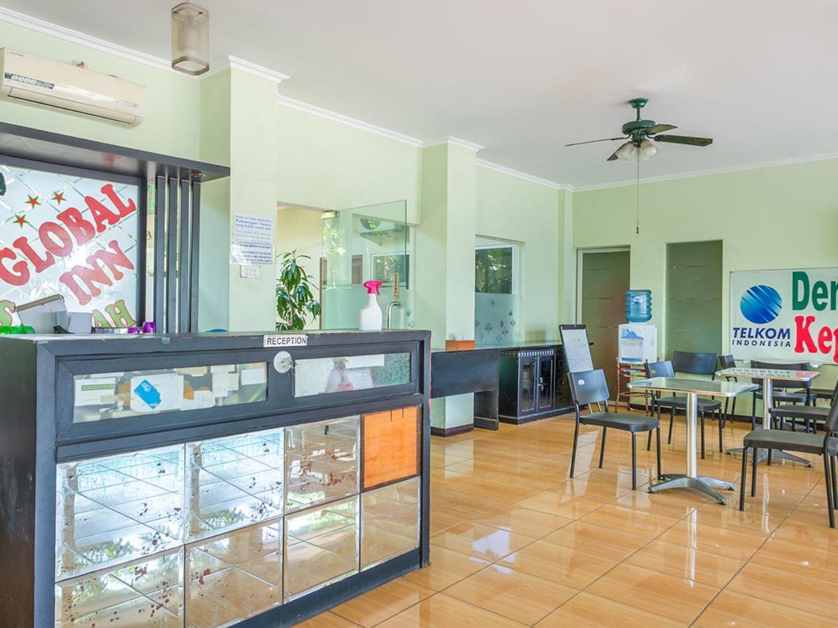 Oyo 3749 Hotel Global Inn Syariah Sedati Extérieur photo