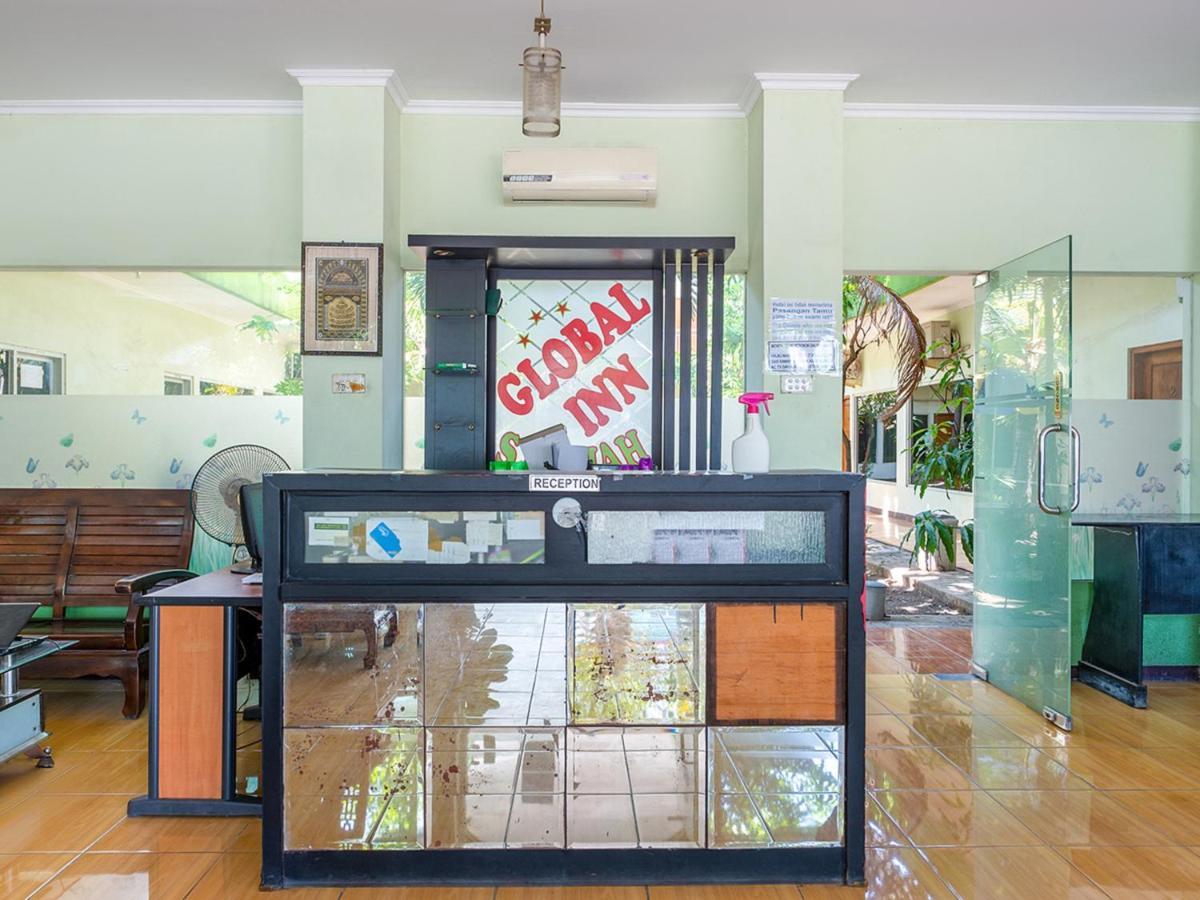 Oyo 3749 Hotel Global Inn Syariah Sedati Extérieur photo